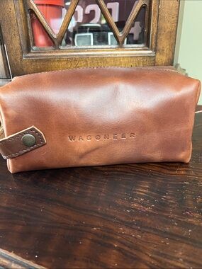 Cognac JEEP WAGONEER Leather Travel Kit